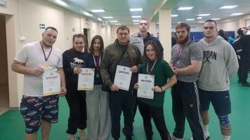 Студенты НГАСУ (Сибстрин) завоевали золотые и серебряные медали и второе место на Кубке вузов по армрестлингу