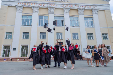 e_8Eyukuv8c