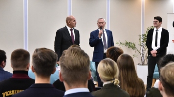 Студенческий актив НГАСУ(Сибстрин) поучаствовал в открытом диалоге с Губернатором НСО Андреем Травниковым и Сенатором РФ Александром Карелиным