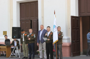 9hdYFG7izWM-800.jpg