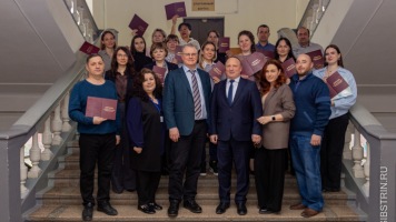 В НГАСУ (Сибстрин) вручили дипломы первому потоку уникальной программы профессиональной переподготовки «Цифровой учитель черчения»