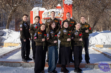 Цветы у Обелиска-3