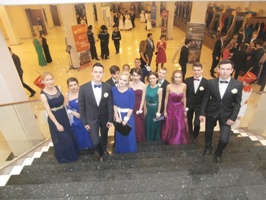 12 пар лучших студентов представляли Сибстрин на «Молодежном Губернаторском бале»