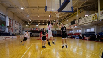  Заряжены на спорт: на базе Сибстрина прошел турнир по стритболу Спортивного фестиваля Движения Первых 