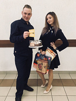 Взявшись за руки