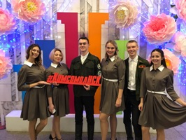 Вокальная студия «Мегаполис» в очередной раз взяла гран-при конкурса комсомольской песни «Беспокойные сердца» 